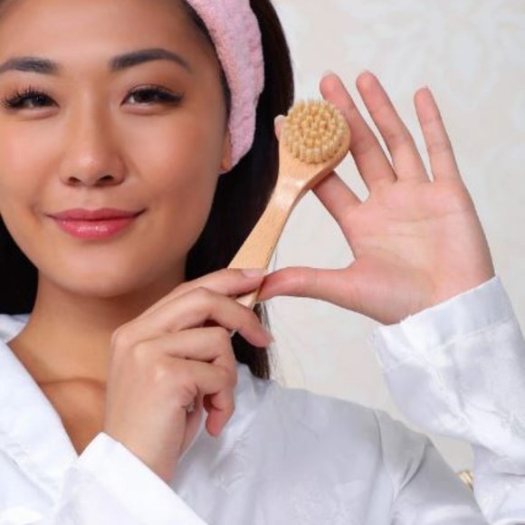 Daily Concepts Daily Facial Dry Brush - Picture 2 of 4